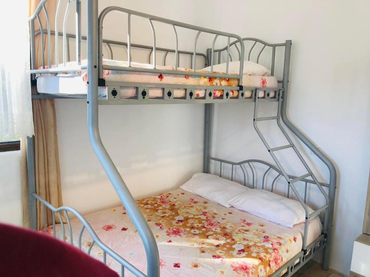 Bis-A Guesthouse Makhinjauri Bagian luar foto