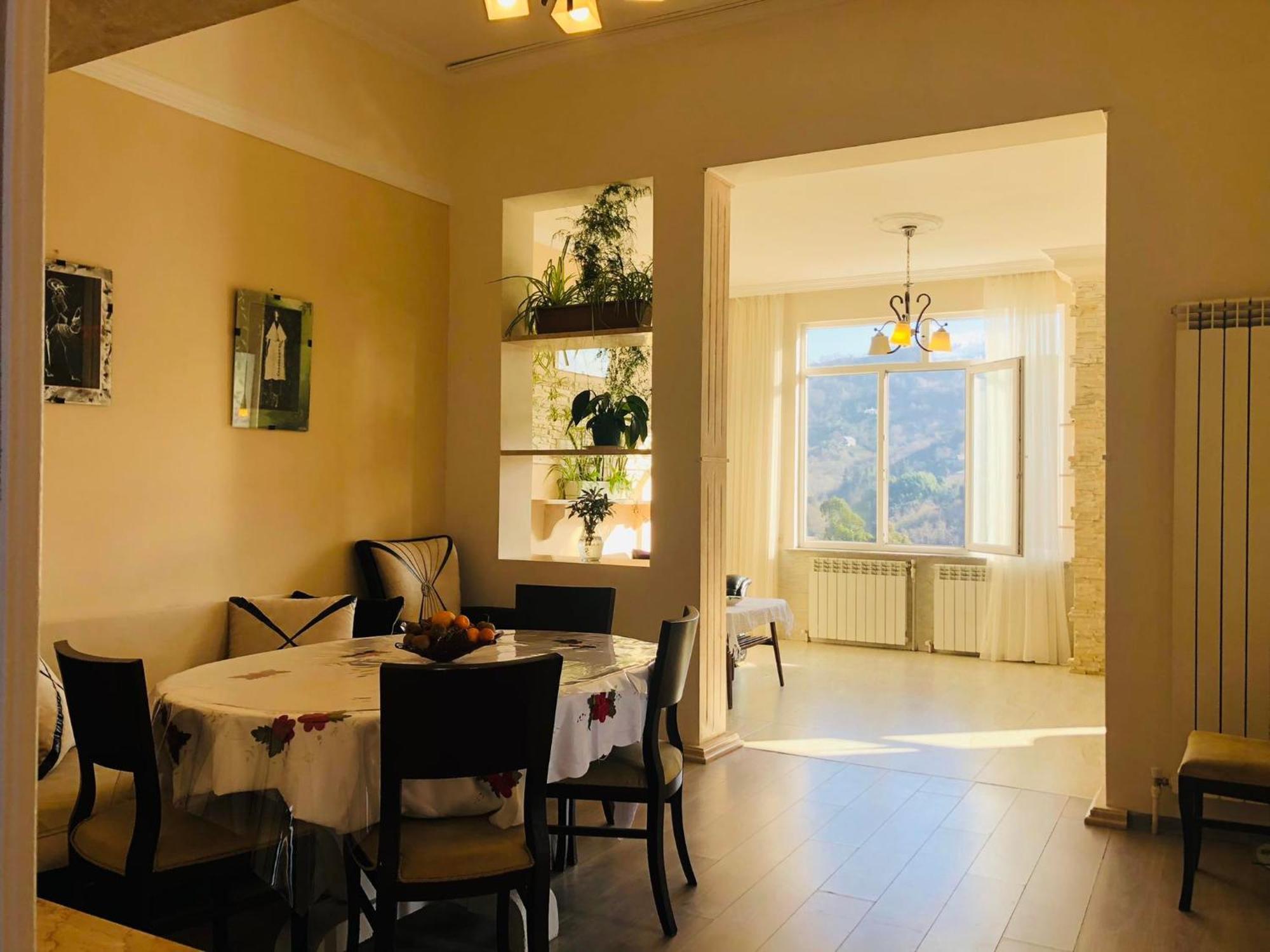 Bis-A Guesthouse Makhinjauri Bagian luar foto